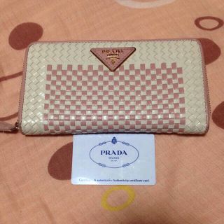 プラダ(PRADA)の再出品！PRADA長財布(財布)