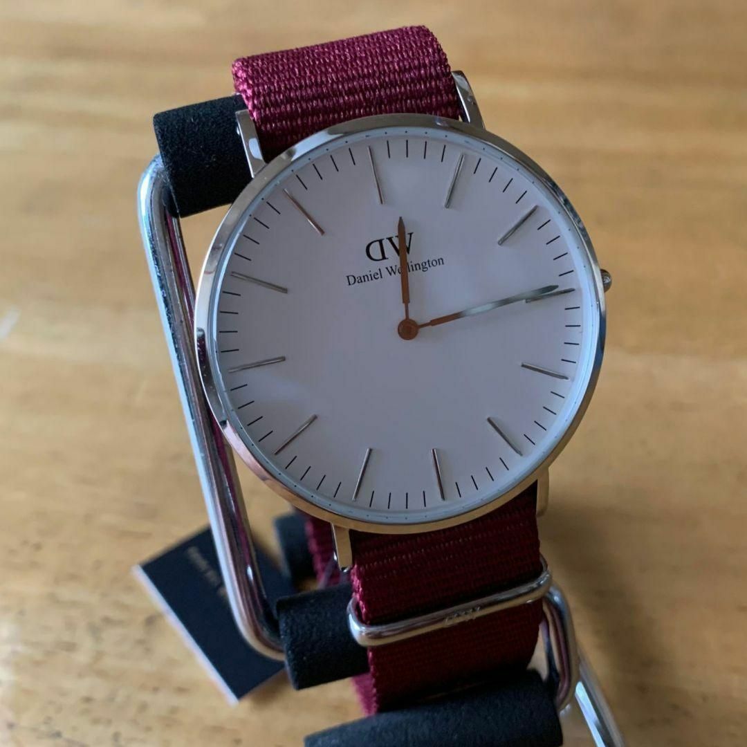 Daniel Wellington(ダニエルウェリントン)の【新品】ダニエルウェリントン 腕時計 DW00100268 ホワイト/レッド メンズの時計(腕時計(アナログ))の商品写真