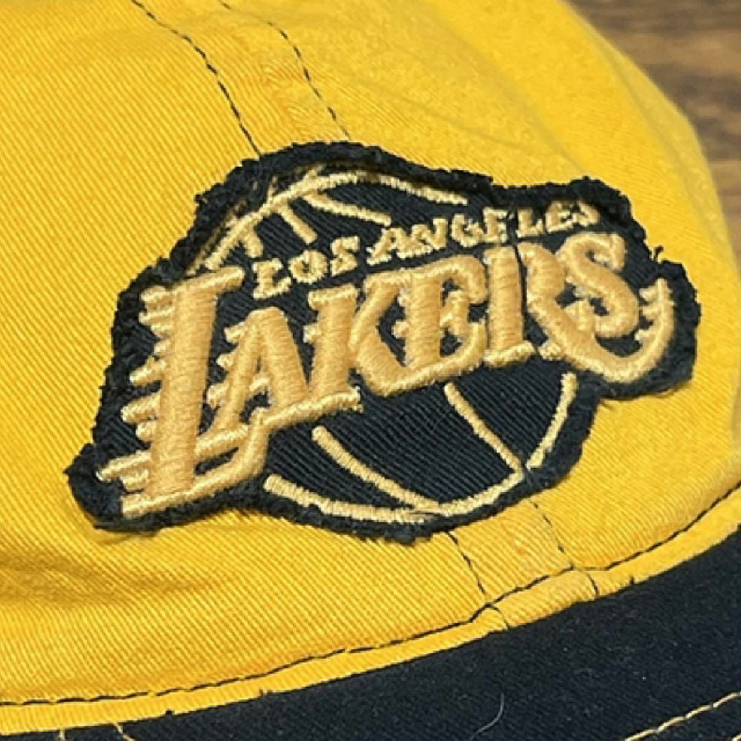 adidas(アディダス)のadidas アディダス LAKERS レイカーズ キャップ NBA メンズの帽子(キャップ)の商品写真