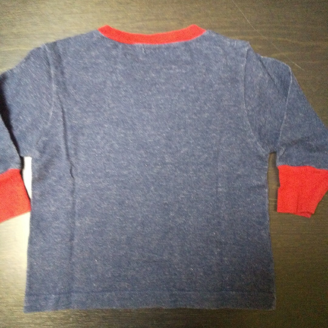 GUESS(ゲス)のGUESS長袖Tシャツ キッズ/ベビー/マタニティのベビー服(~85cm)(シャツ/カットソー)の商品写真