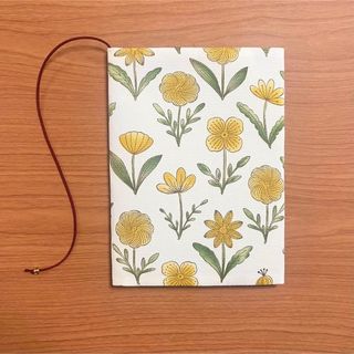 《 四六判》ブックカバー  ハンドメイド 春の花 イエロー(ブックカバー)