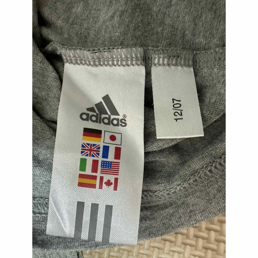 adidas(アディダス)の【adidas アディダス】子供用 ジュニア 長袖Tシャツ グレー　130cm キッズ/ベビー/マタニティのキッズ服女の子用(90cm~)(Tシャツ/カットソー)の商品写真