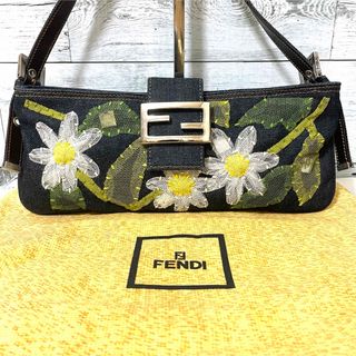 FENDI - 【良品】FENDI  ショルダーバッグ  マンマバケット  デニム  花柄レース