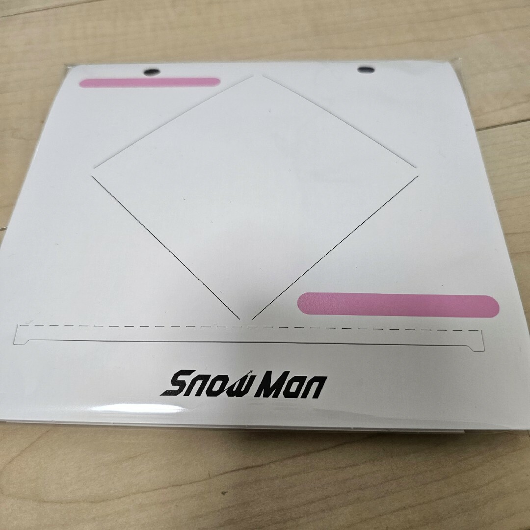 Snow Man(スノーマン)のSnowMan 2024カレンダー エンタメ/ホビーのタレントグッズ(アイドルグッズ)の商品写真