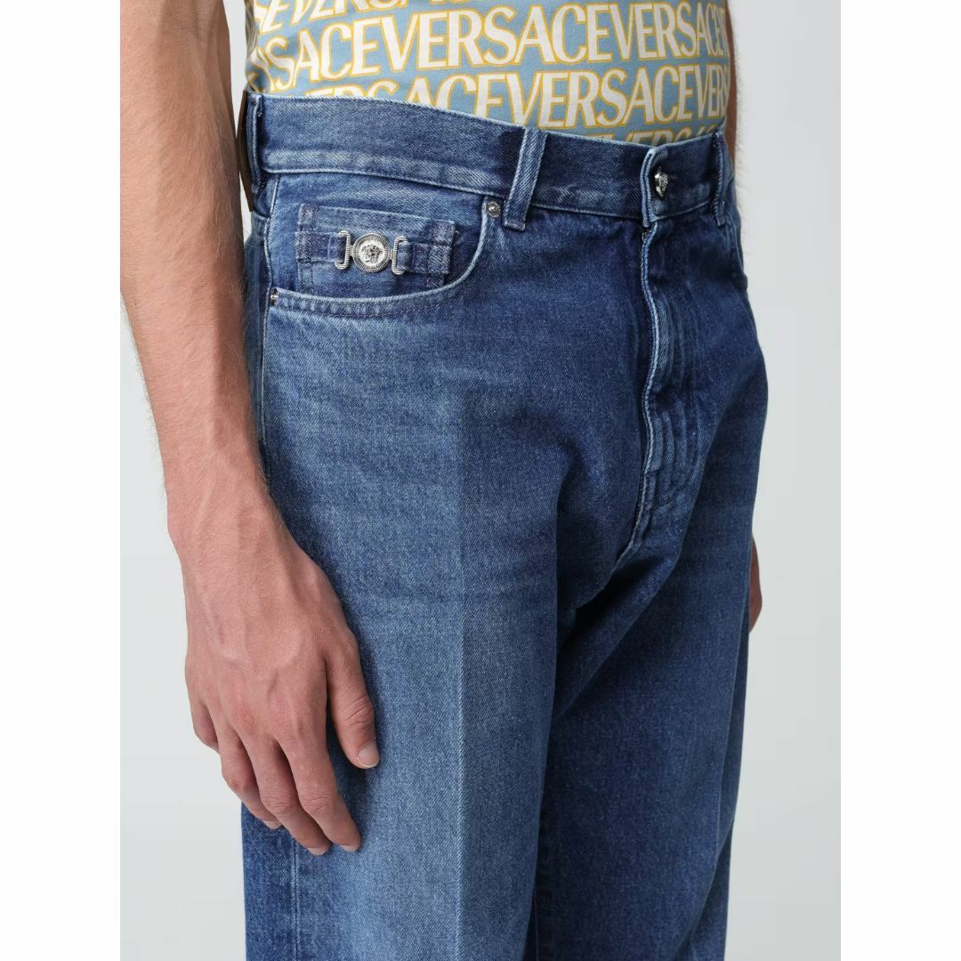 VERSACE - 新品 VERSACE センタープレス デニムパンツの通販 by VERSACE - 新品 VERSACE センタープレス デニムパンツの通販 by