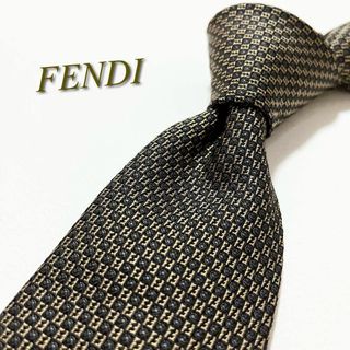 フェンディ(FENDI)の【極美品】フェンディ ネクタイ 総ズッカ柄 FF シルク 現行タグ ジャカード織(ネクタイ)