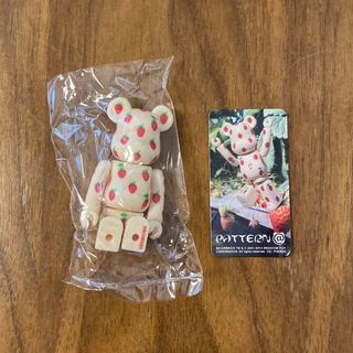 ベアブリック(BE@RBRICK)のベアブリック　パターンいちごと取引注意2体セット(その他)