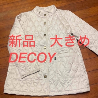 デコイシンスイチキュウハチイチ(DECOY SINCE 1981)の新品　大きめDECOY❣️薄手キルティングジャケット　アイボリー　13号(ノーカラージャケット)