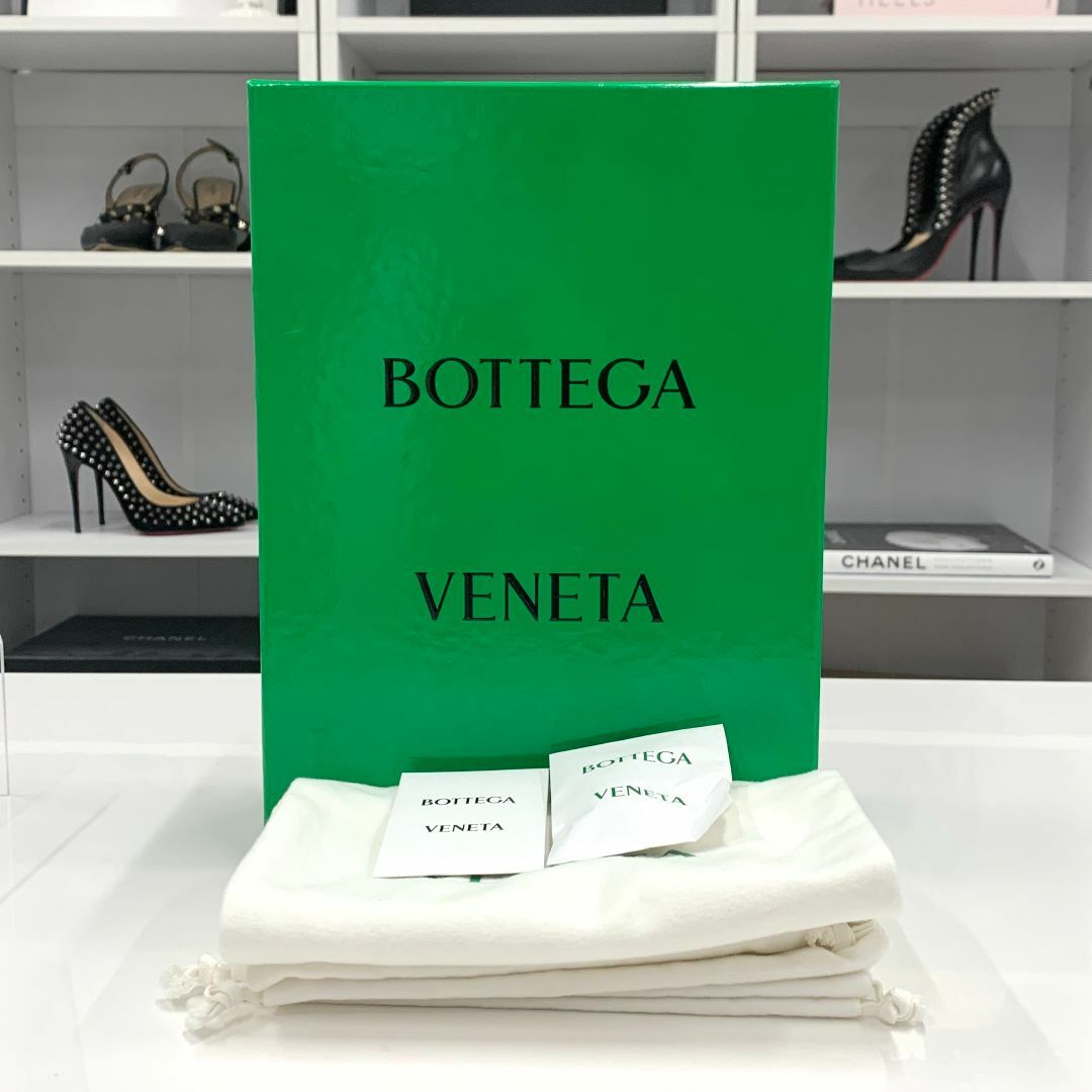 Bottega Veneta(ボッテガヴェネタ)の9476 未使用 ボッテガヴェネタ アルフィー ラムスキン ミュール レディースの靴/シューズ(サンダル)の商品写真