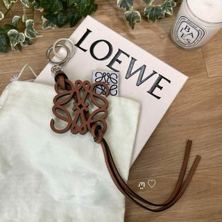 LOEWE　ロエベ　アナグラムチャーム　キーリング　キーホルダー　バッグチャーム