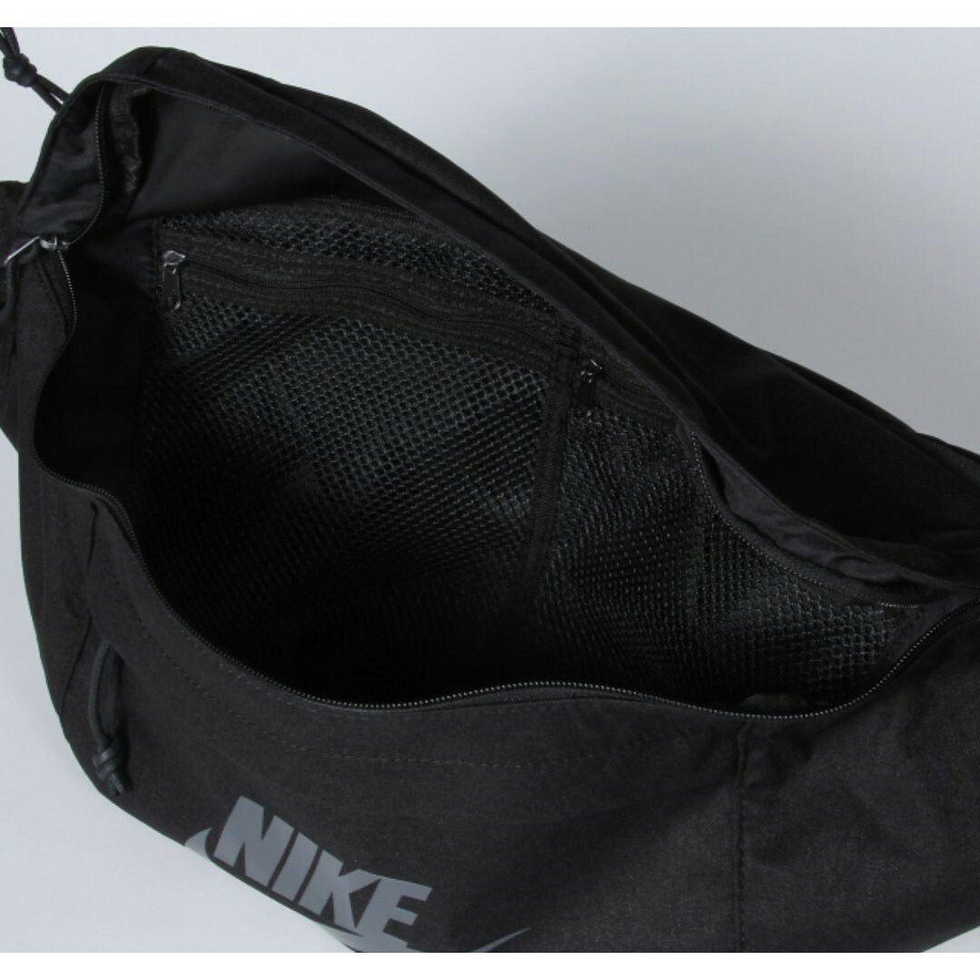 NIKE(ナイキ)の新品未使用　ナイキ テック ヒップ パック　ブラック　10 Lバック メンズのバッグ(ボディーバッグ)の商品写真