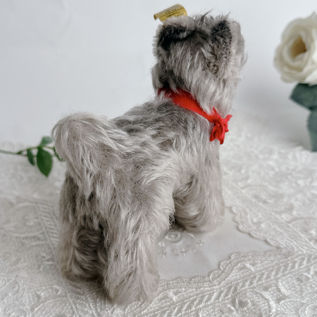 Steiff(シュタイフ)のシュタイフ★Schnauzer Tessie 14㎝★シュナウザーのテッシー/犬 ハンドメイドのぬいぐるみ/人形(ぬいぐるみ)の商品写真