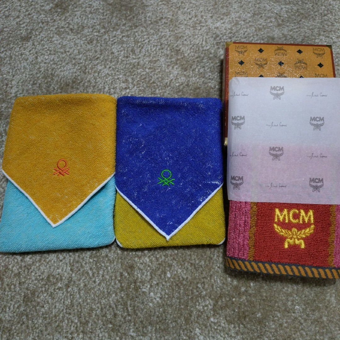 MCM(エムシーエム)のMCM ベネトン　タオルハンカチ レディースのファッション小物(ハンカチ)の商品写真