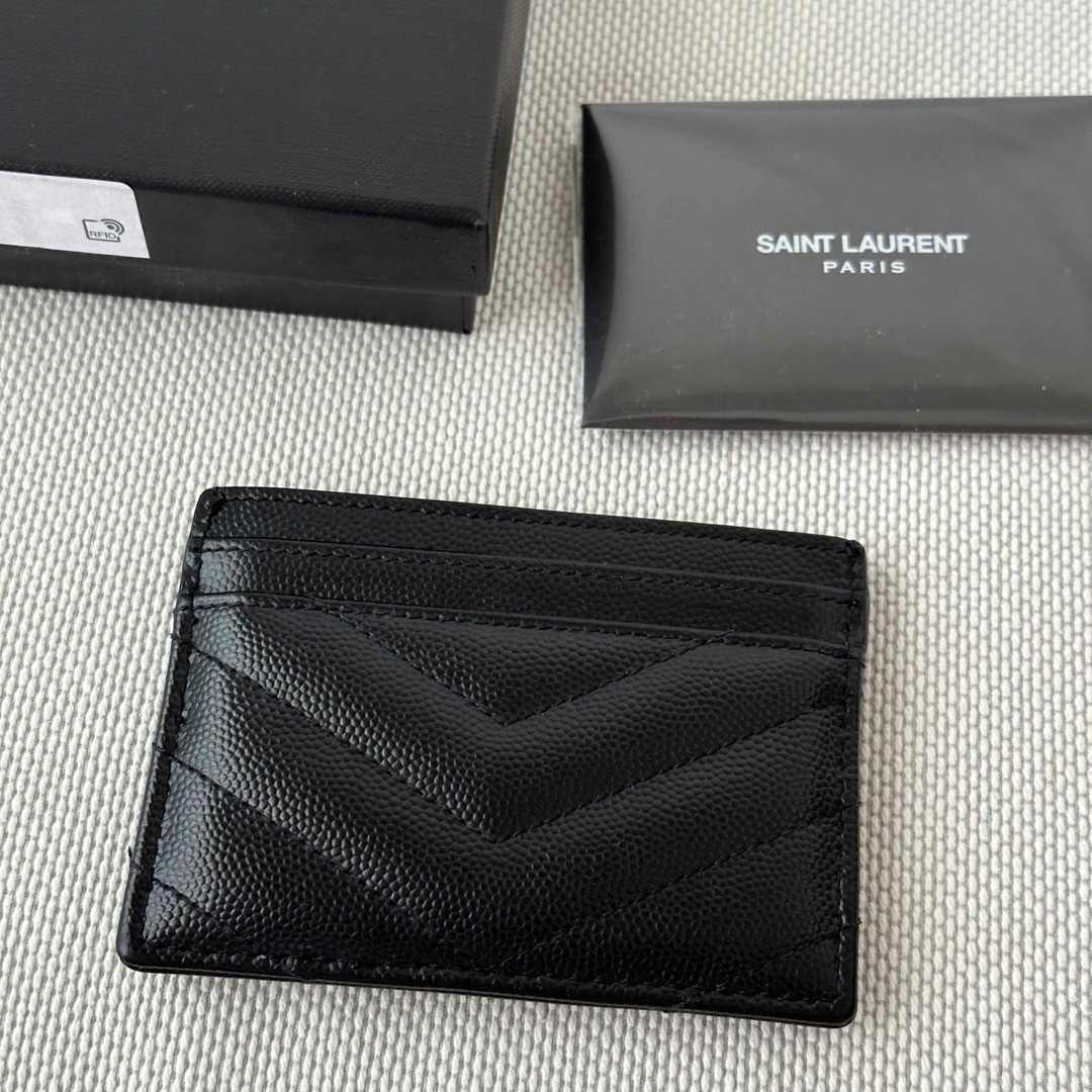 Yves Saint Laurent(イヴサンローラン)の《正規品》イブサンローラン　カードケース レディースのファッション小物(パスケース/IDカードホルダー)の商品写真