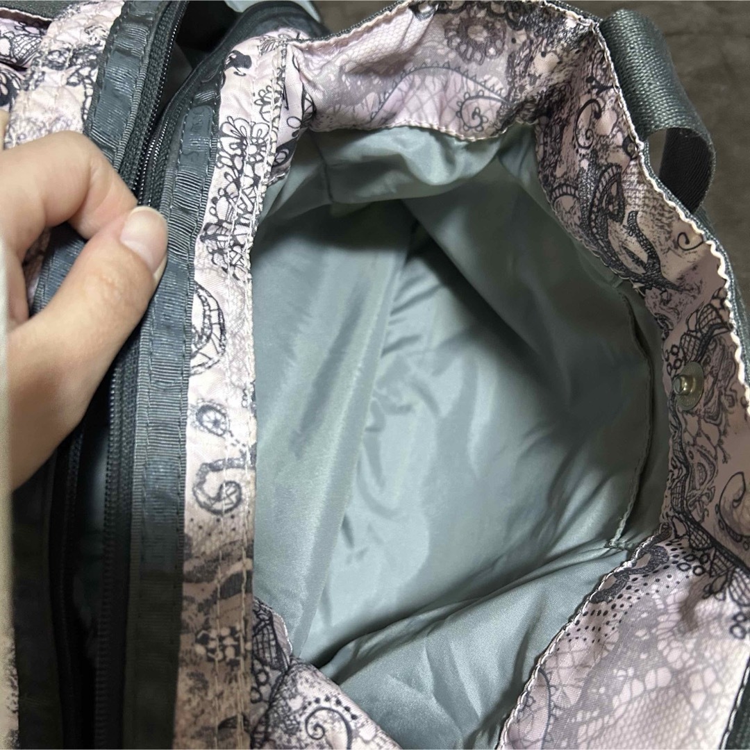 LeSportsac(レスポートサック)のレスポートサック　バッグ　ポーチ　モリー　トートバッグ　妖精　レース　肩がけ レディースのバッグ(トートバッグ)の商品写真