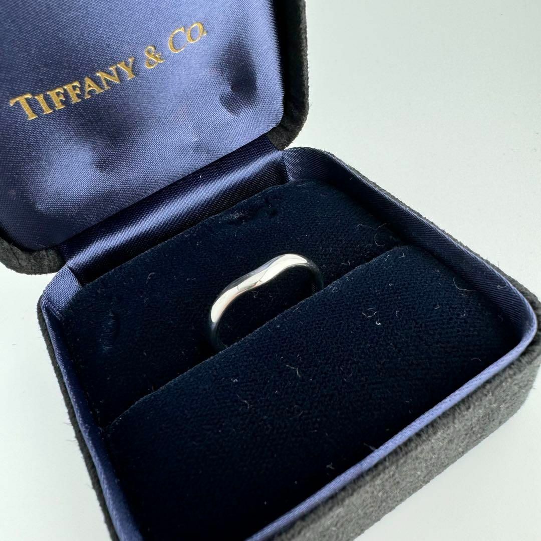 Tiffany & Co.(ティファニー)のティファニー エルサペレッティ カーブドバンドリング プラチナ 3mm 21号 メンズのアクセサリー(リング(指輪))の商品写真
