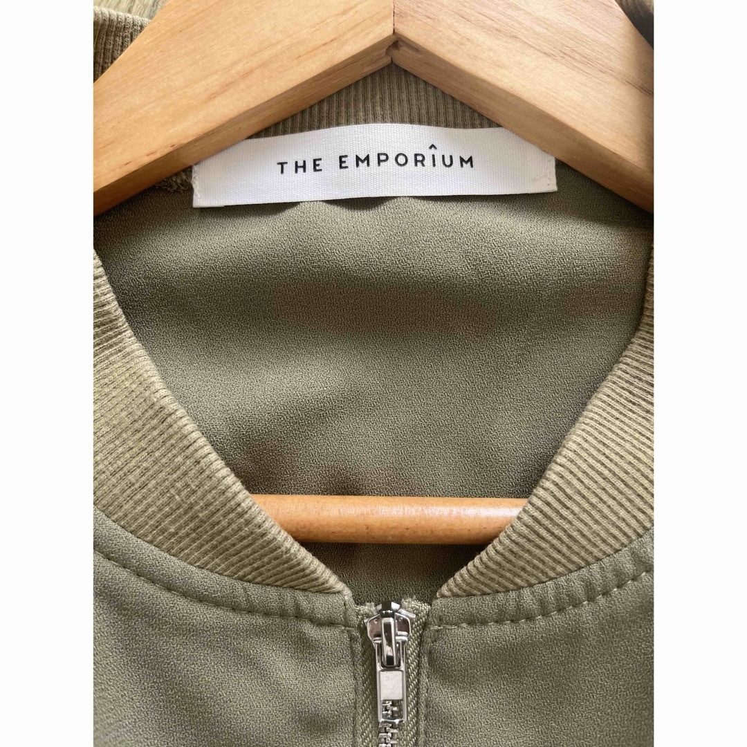 THE EMPORIUM(ジエンポリアム)のTHE EMPORIUM ミリタリージョーゼットブルゾン　春服　手洗い可 レディースのジャケット/アウター(ミリタリージャケット)の商品写真