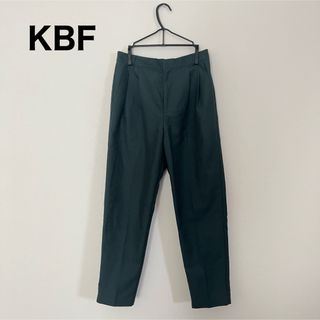 KBF 美品　 タックジョッパーズパンツ　 テーパードパンツ　 グリーン　