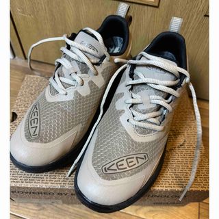 キーン(KEEN)のウィメンズ ダブルケー400 ウォータープルーフ 防水ウォーキングシューズ(スニーカー)