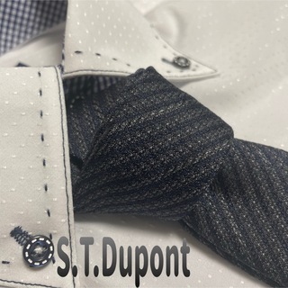S.T. Dupont - エス，テー・デュポン　ネクタイ【美品】無地　黒系　厚手