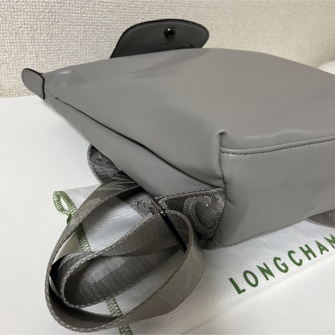 LONGCHAMP(ロンシャン)の【新品】ロンシャン ルプリアージュ ル エクストラレザーリュックタートルドーブー レディースのバッグ(リュック/バックパック)の商品写真