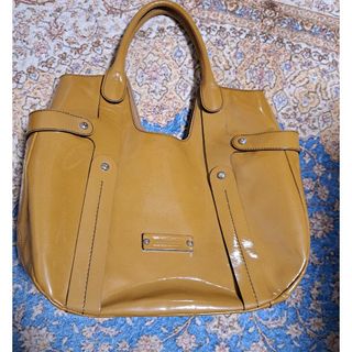 フェラガモ(Ferragamo)のフェラガモ AU-21 8422 パテントレザー トートバッグ ハンドバッグ(ハンドバッグ)