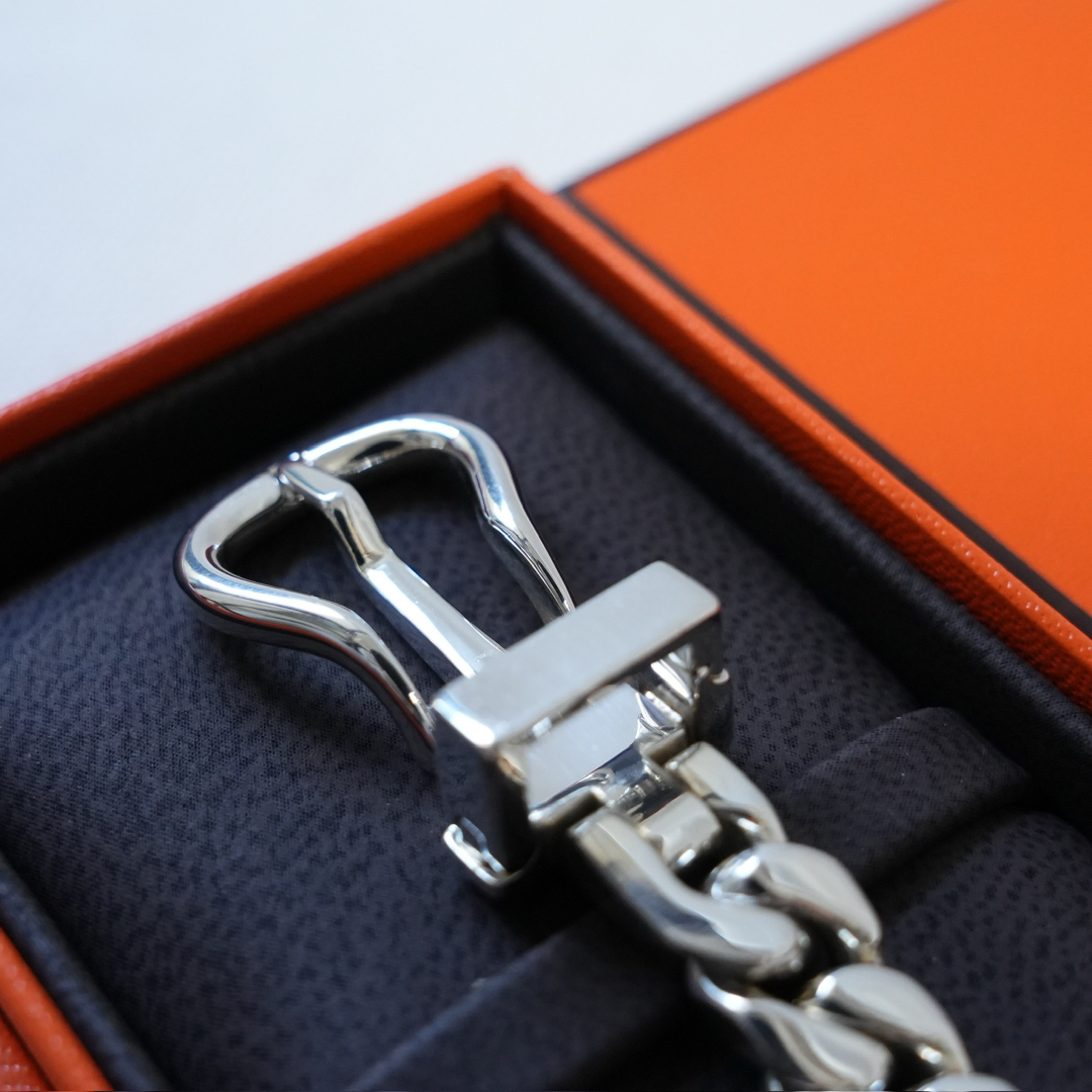 Hermes(エルメス)の2023年購入 現行モデル HERMES ブックルセリエ PM ブレスレット メンズのアクセサリー(ブレスレット)の商品写真