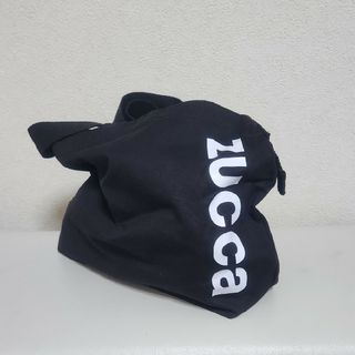 ズッカ(ZUCCa)のzucca ロゴ ショルダーバッグ キャンバス生地 ブラック ☆ 美品 中古(ショルダーバッグ)