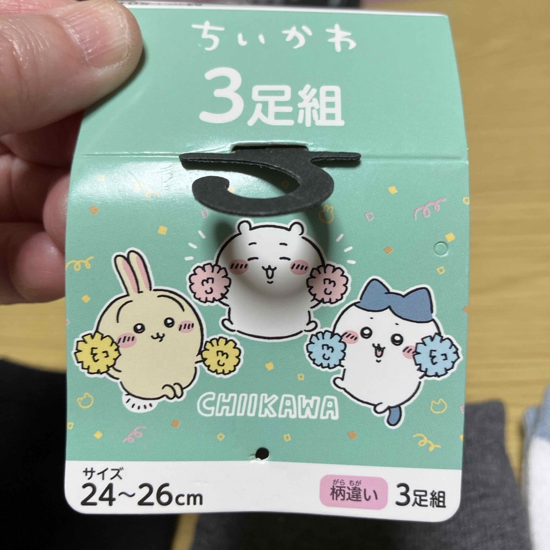 しまむら(シマムラ)の★新品　未使用　ちいかわソックス３足組(柄違い) ２４〜２６サイズ キッズ/ベビー/マタニティのこども用ファッション小物(靴下/タイツ)の商品写真