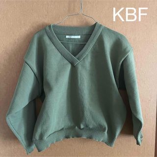 ケービーエフ(KBF)の【美品】KBF(ケービーエフ)カーキ　トップス(ニット/セーター)