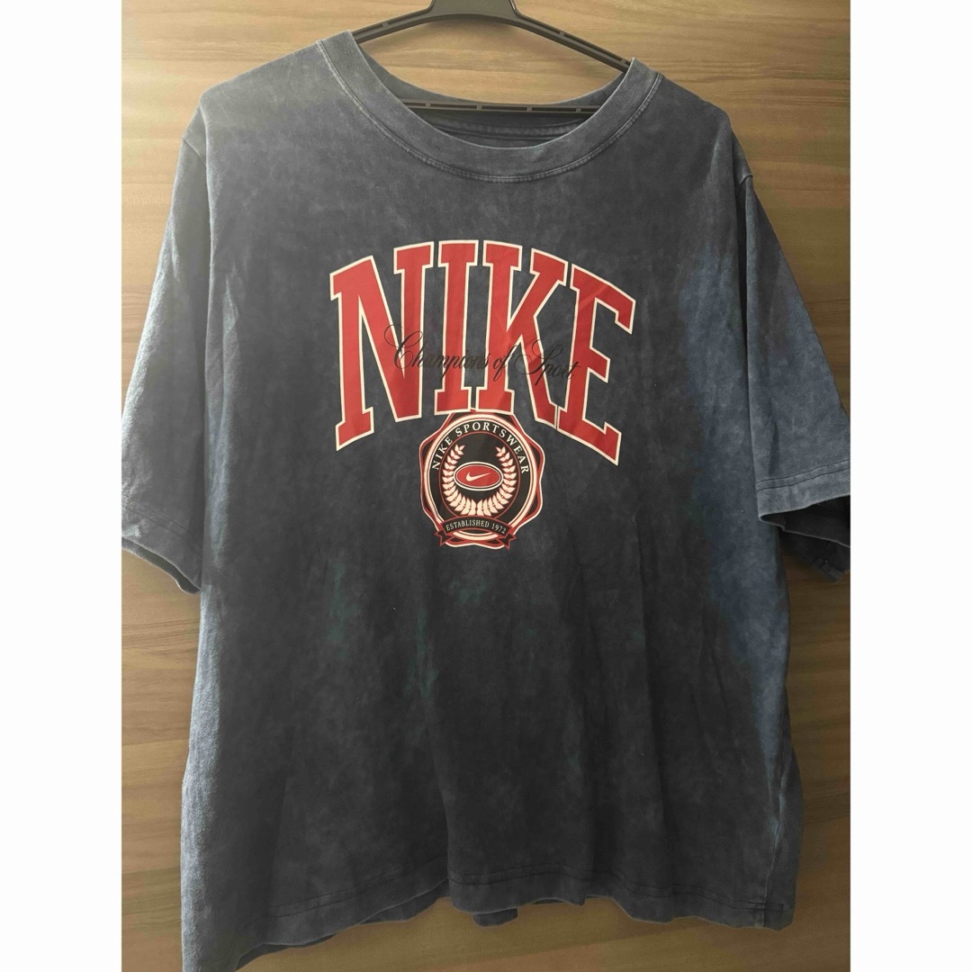 NIKE(ナイキ)のNIKE ナイキ　タイダイ柄　Tシャツ　トップス　サイズXL 青　ブルー　ロゴ レディースのトップス(Tシャツ(半袖/袖なし))の商品写真