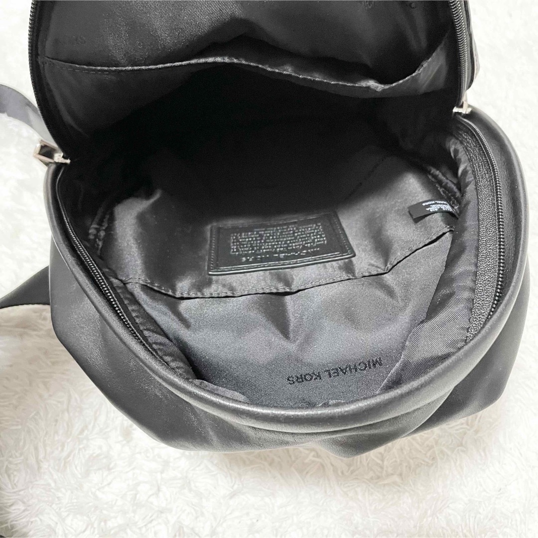 Michael Kors(マイケルコース)のマイケルコース　ウエストポーチ　ボディバッグ　ショルダーバッグ　ブランドロゴ メンズのバッグ(ボディーバッグ)の商品写真