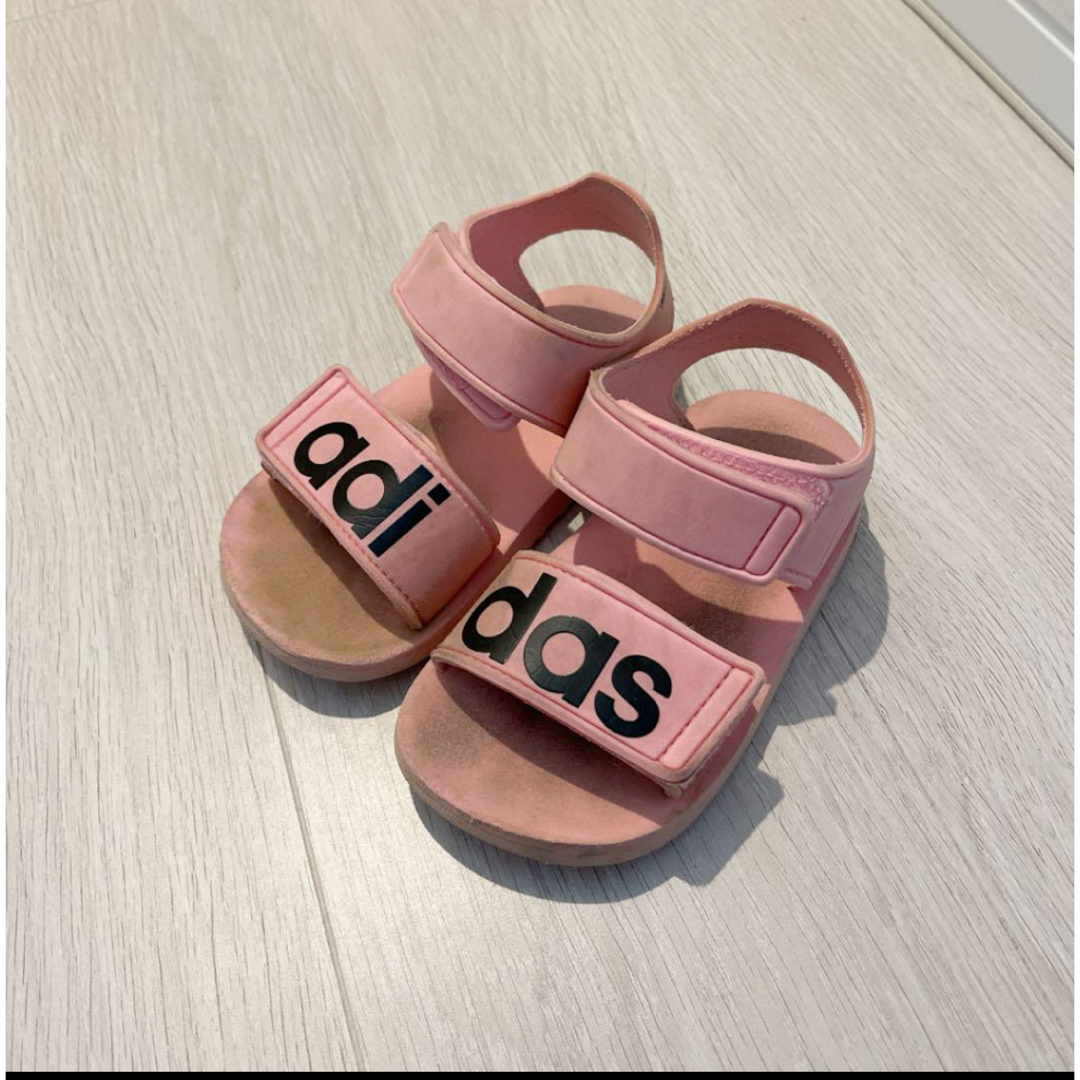 adidas(アディダス)のアディダス　キッズサンダル キッズ/ベビー/マタニティのキッズ靴/シューズ(15cm~)(サンダル)の商品写真