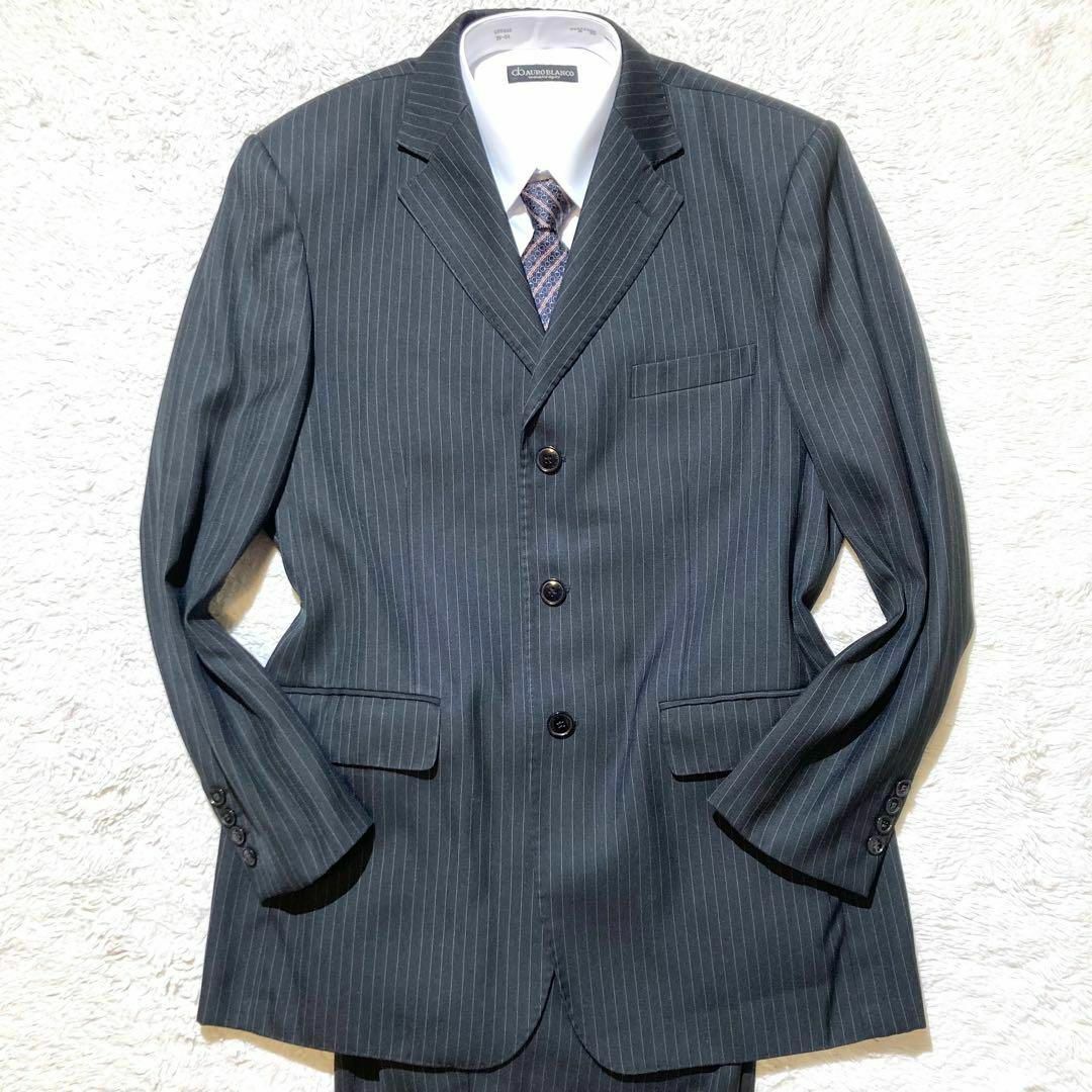 Giorgio Armani(ジョルジオアルマーニ)の【極美品】ジョルジオアルマーニ スーツ 黒 ストライプ 裏地総柄 50 XL メンズのスーツ(その他)の商品写真