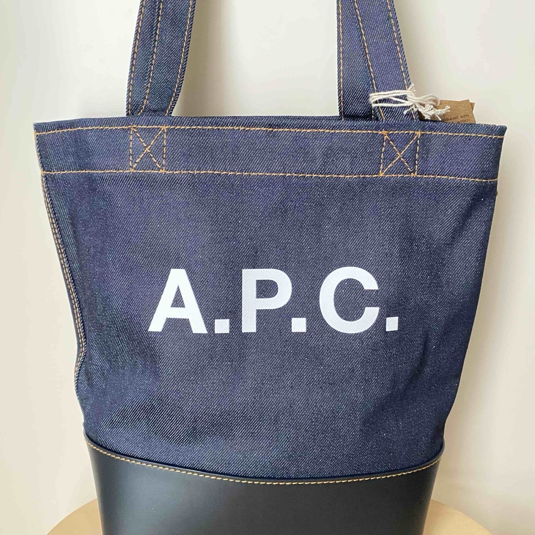 A.P.C(アーペーセー)の【A.P.C.】アーペーセー アクセル スモール トートバッグ デニム×レザー レディースのバッグ(トートバッグ)の商品写真