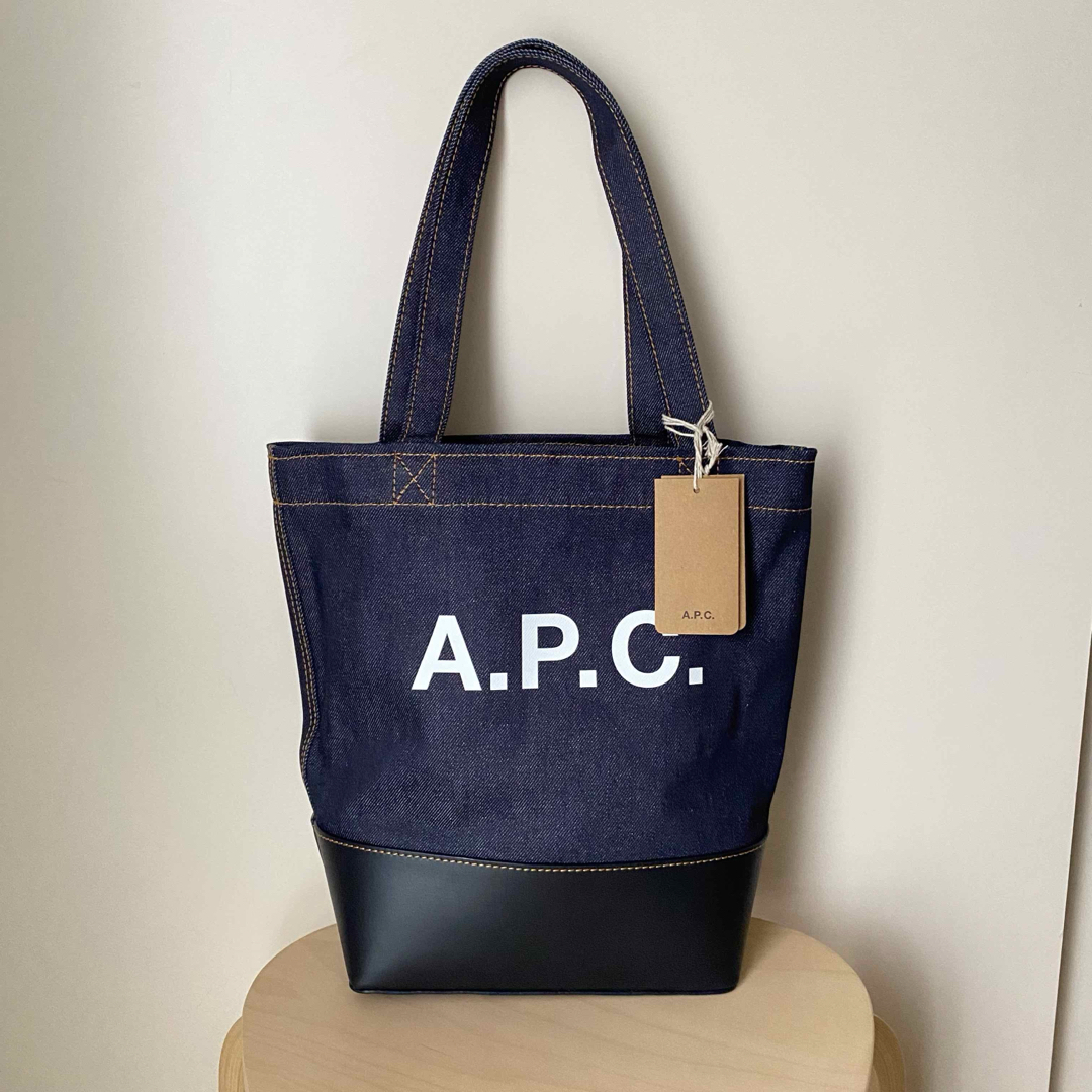 A.P.C(アーペーセー)の【A.P.C.】アーペーセー アクセル スモール トートバッグ デニム×レザー レディースのバッグ(トートバッグ)の商品写真