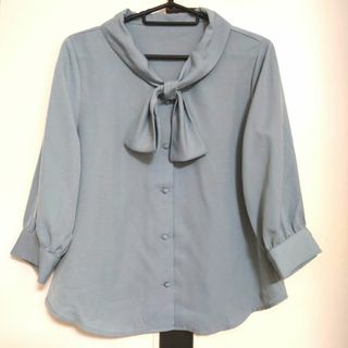 フィント(F i.n.t)の【セール】【美品・新品未使用】ブルー　タイ　五分袖　ブラウス　フィント　春　夏(シャツ/ブラウス(長袖/七分))