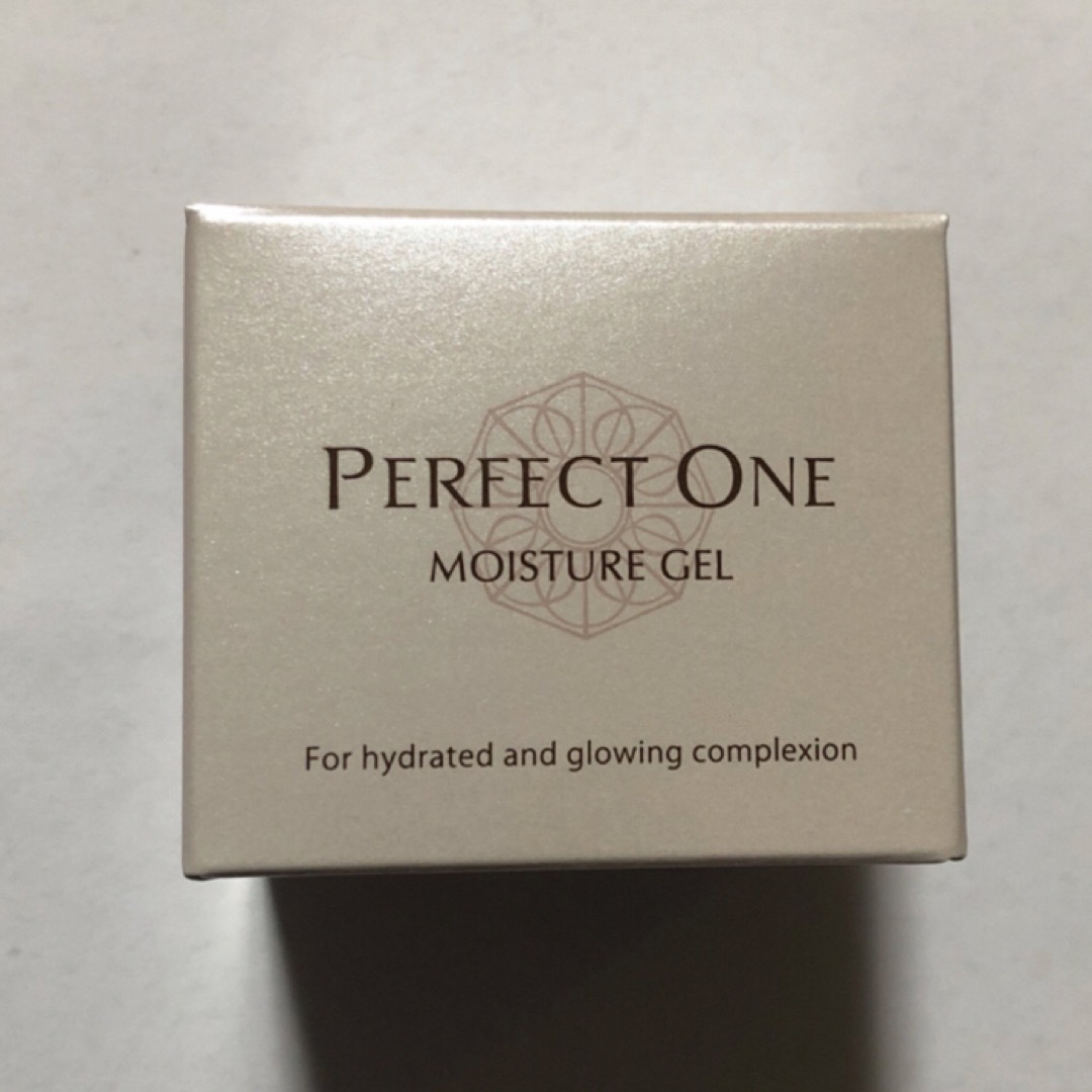 PERFECT ONE(パーフェクトワン)のパーフェクトワン　モイスチャージェル　38g オールインワン　perectone コスメ/美容のスキンケア/基礎化粧品(オールインワン化粧品)の商品写真