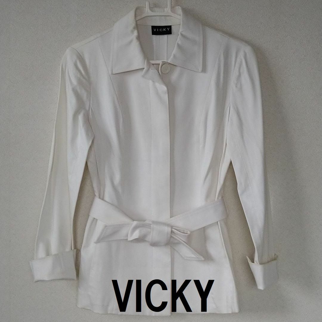 VICKY(ビッキー)の★格安 VICKY（ヴィッキー）ショートコート 白★ レディースのジャケット/アウター(スプリングコート)の商品写真