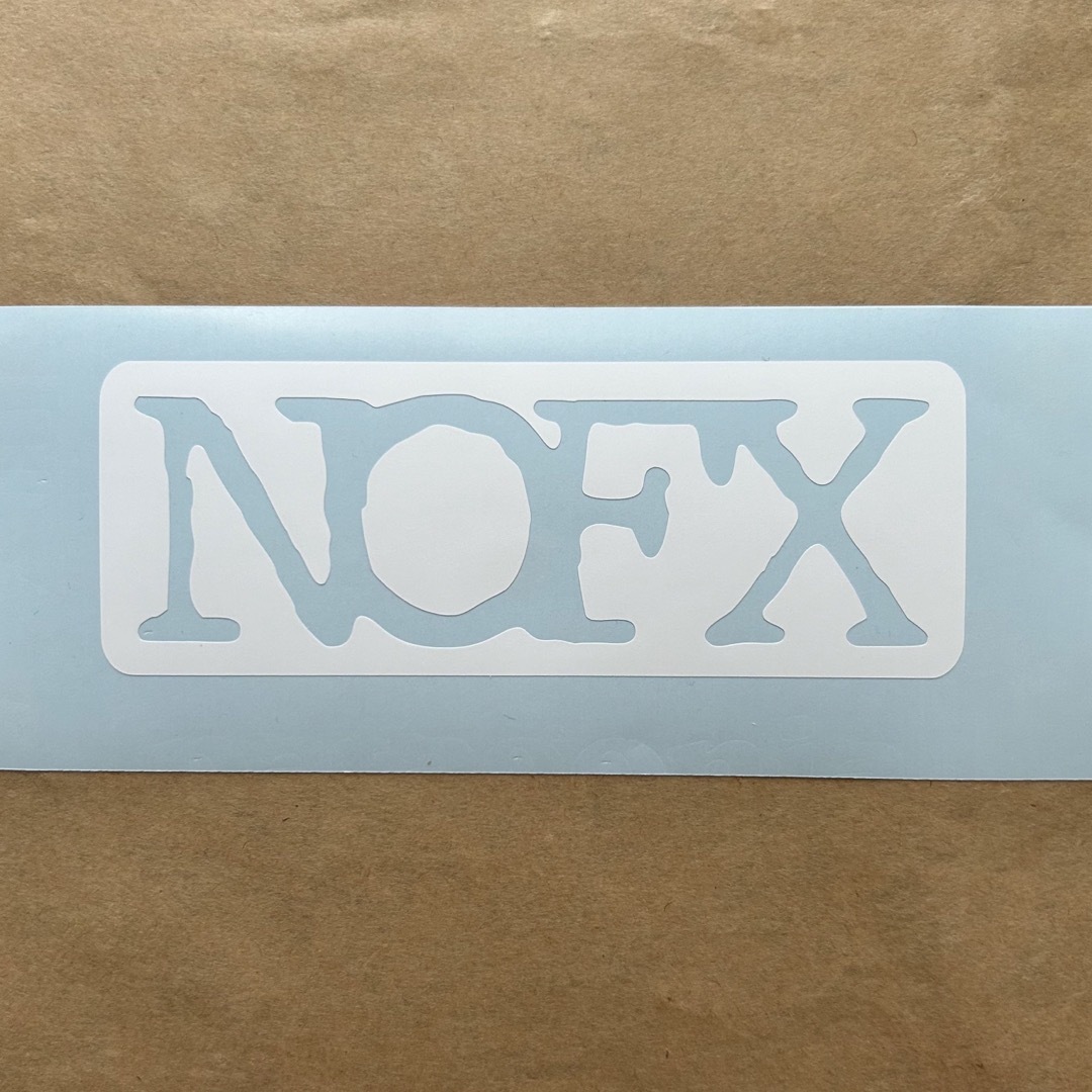 NOFX カッティングステッカー BOX◆白◆ 自動車/バイクのバイク(ステッカー)の商品写真