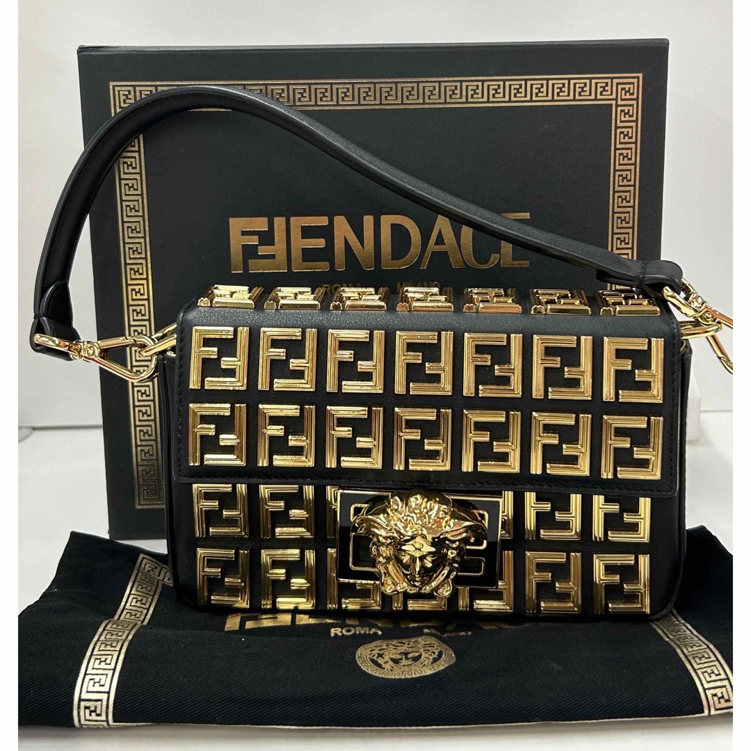 FENDACE(フェンダーチェ)のフェンディ ブローチ ミニ バゲット フェンダス バッグ レディースのバッグ(ショルダーバッグ)の商品写真