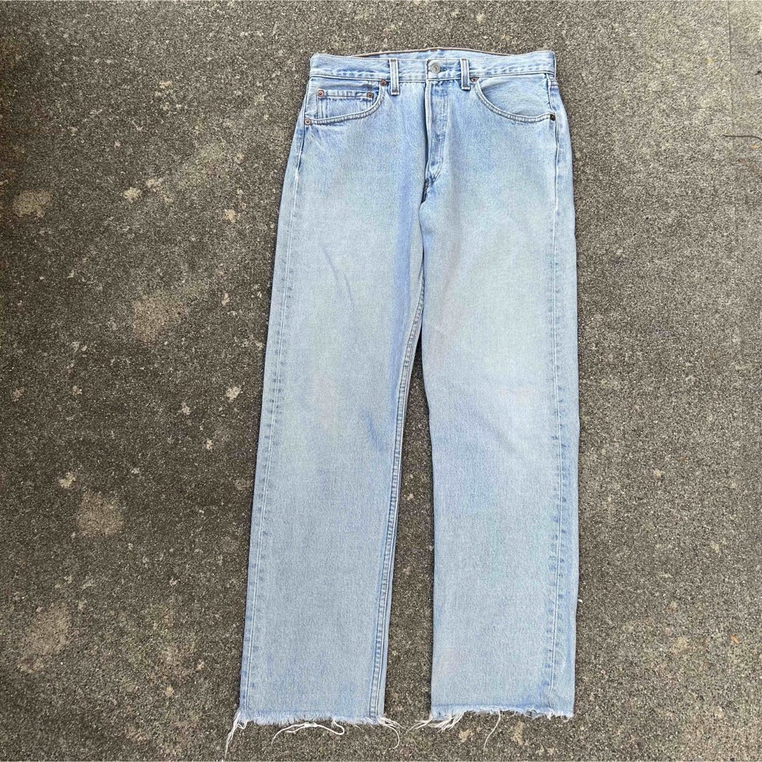 Levi's(リーバイス)の早い者勝ち　即完売　levis501 W32 L34 アメリカ製 メンズのパンツ(デニム/ジーンズ)の商品写真