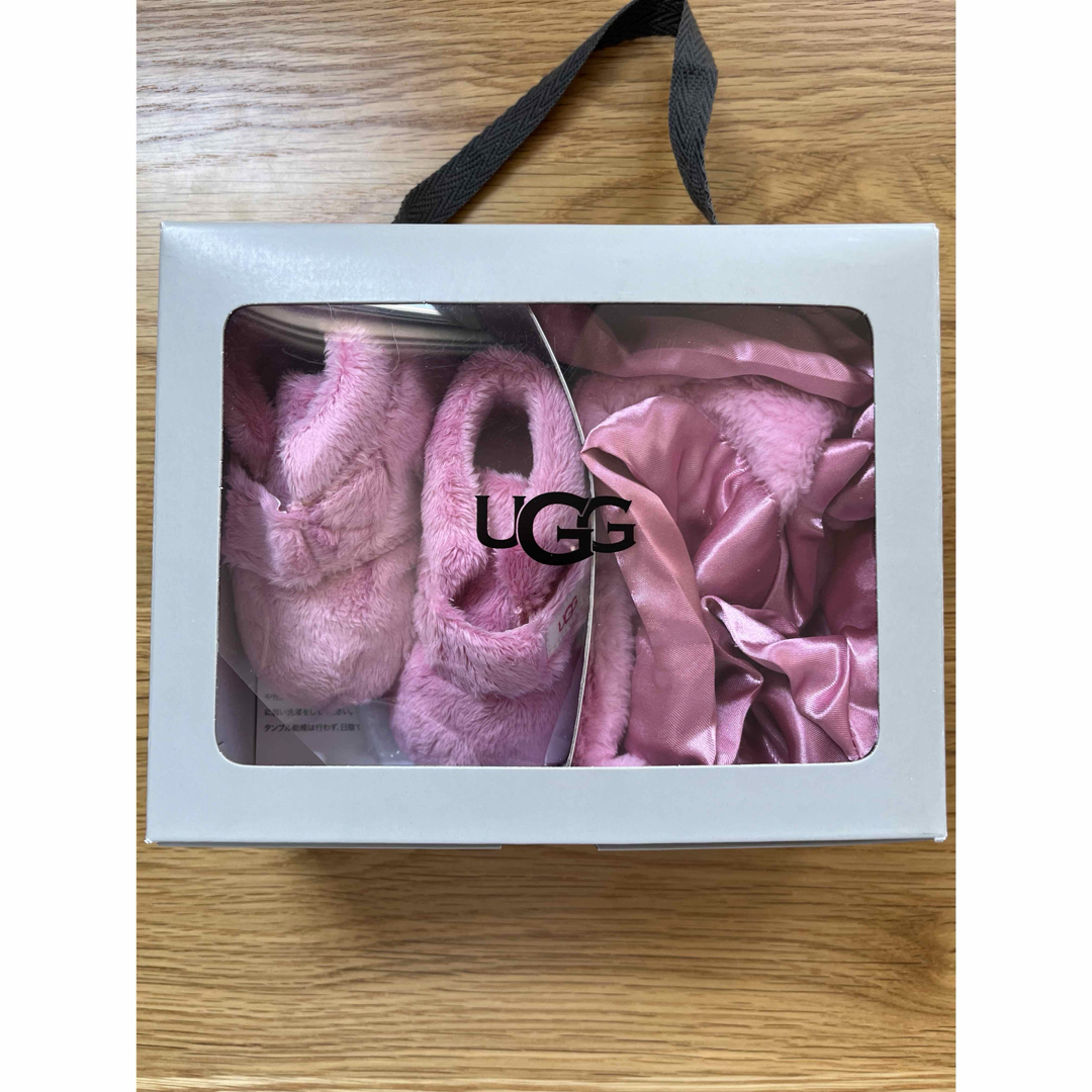 UGG(アグ)のugg ベビー　ギフトセット　ファーストシューズ キッズ/ベビー/マタニティのこども用ファッション小物(その他)の商品写真