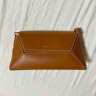 チャールズアンドキース(Charles and Keith)の茶色　ショルダーバック(ショルダーバッグ)