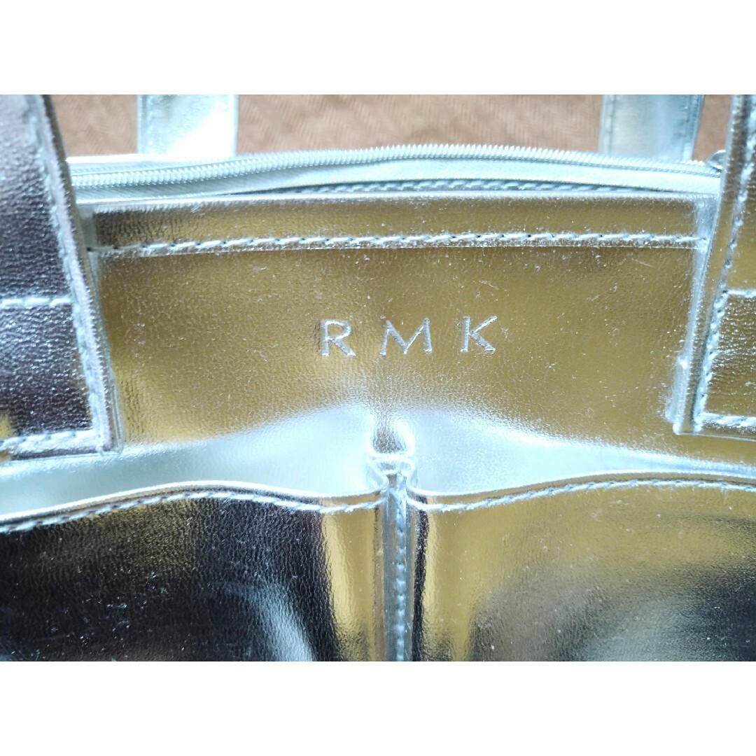 RMK(アールエムケー)のRMK シルバー BAG 多機能 ミニ バッグ 便利 ポーチ コスメ inバッグ レディースのバッグ(その他)の商品写真