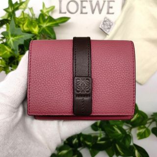 ロエベ(LOEWE)のロエベ　三つ折り財布　トライフォールドウォレット　ピンク(財布)