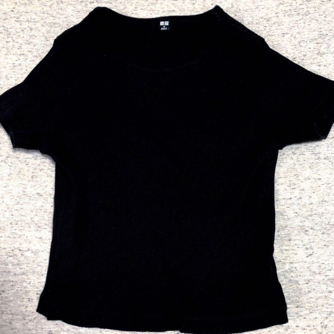 UNIQLO(ユニクロ)のユニクロ ショート丈 Tシャツ ブラック リブ素材 レディースのトップス(カットソー(半袖/袖なし))の商品写真