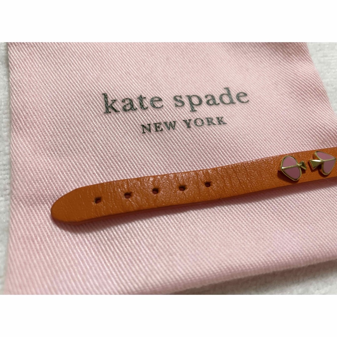 kate spade new york(ケイトスペードニューヨーク)のkate spade ケイトスペード ヘリテージスペード レザー ブレスレット レディースのアクセサリー(ブレスレット/バングル)の商品写真