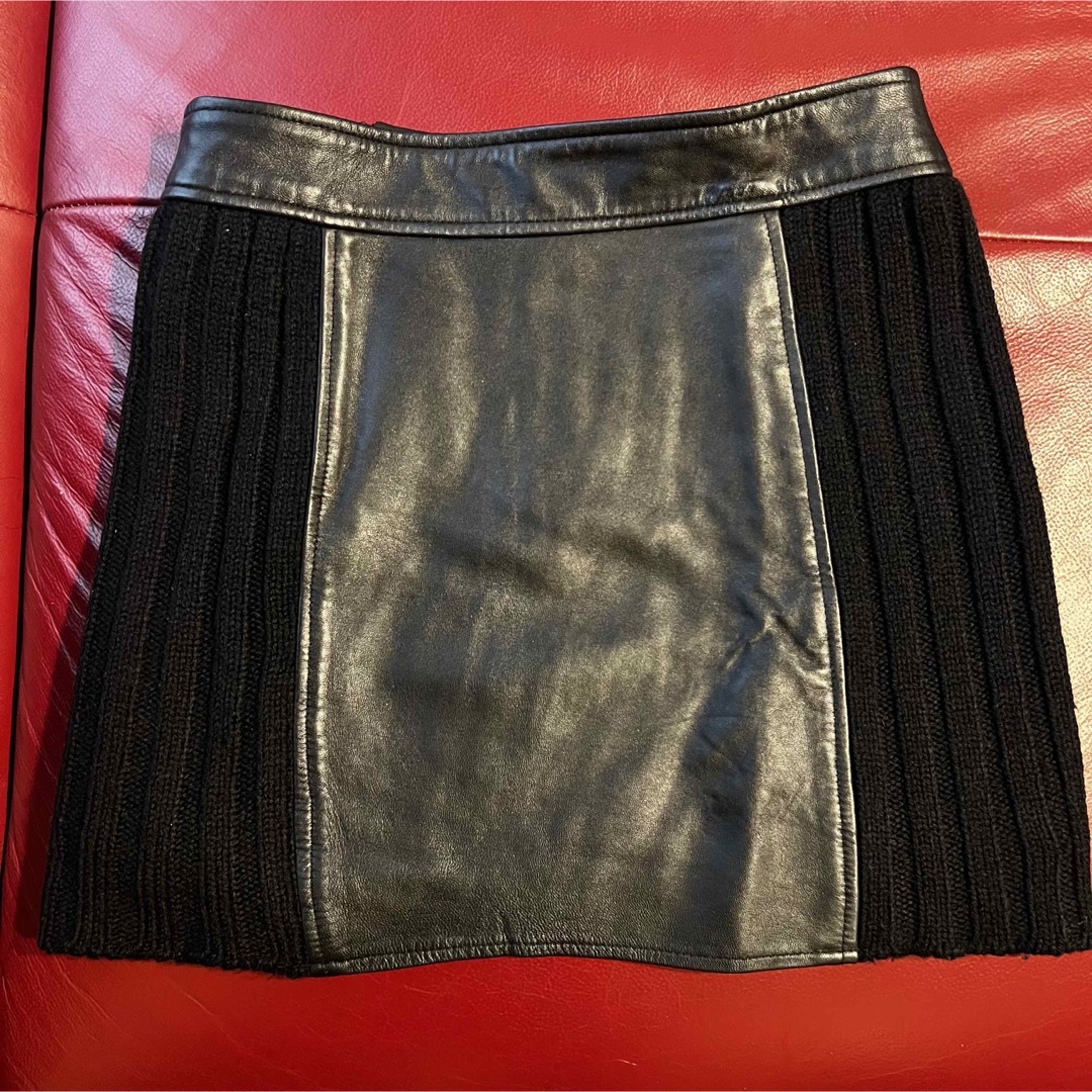 5351 POUR LES FEMMES(ゴーサンゴーイチプーラファム)の5351 POUR LES FEMMES  革 ミニスカート ファスナースリット レディースのスカート(ミニスカート)の商品写真