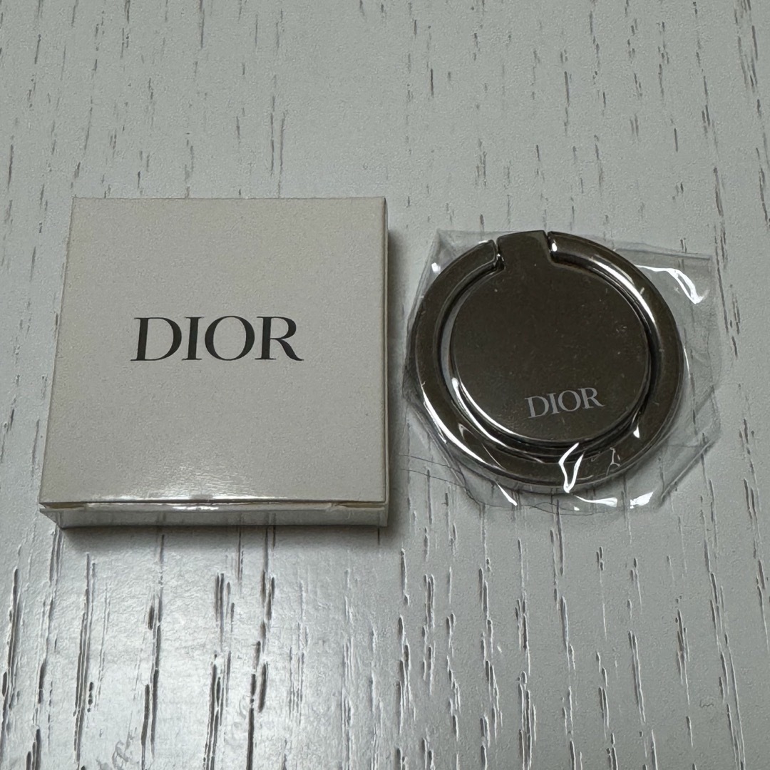 Dior(ディオール)の非売品 DIOR スマホリング スマホ/家電/カメラのスマホアクセサリー(その他)の商品写真